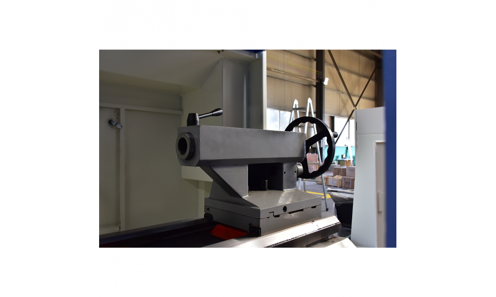 Токарный станок с ЧПУ с горизонтальной станиной BORUI CNC CK6150