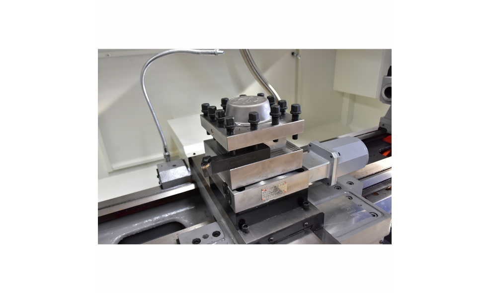 Токарный станок с ЧПУ с горизонтальной станиной BORUI CNC CK6150