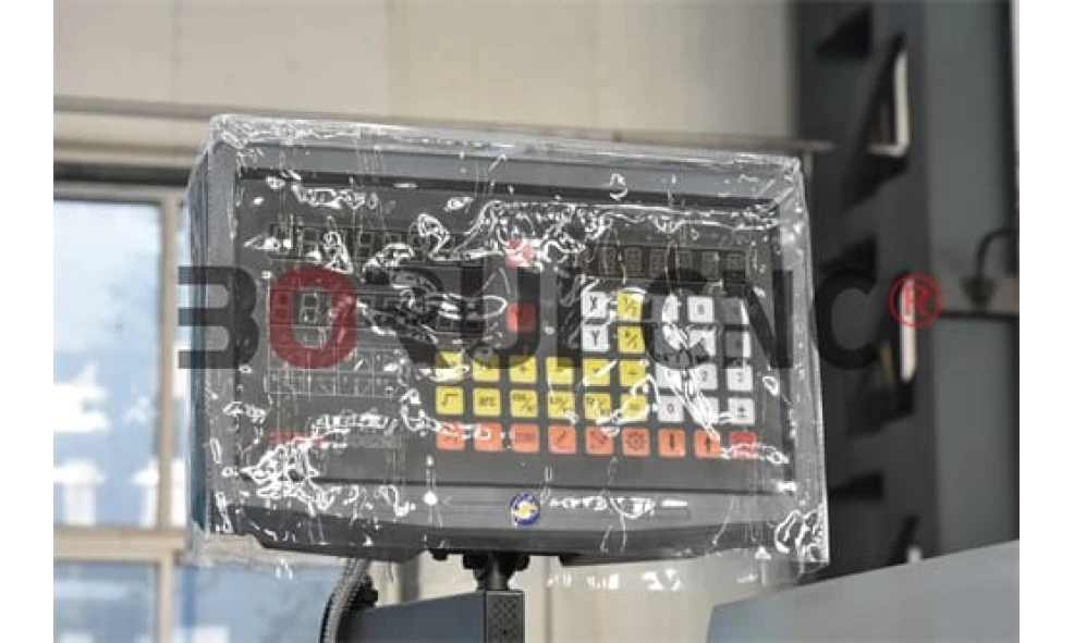 Токарно-винторезный станок BORUI CNC CW6280B/CW6280C