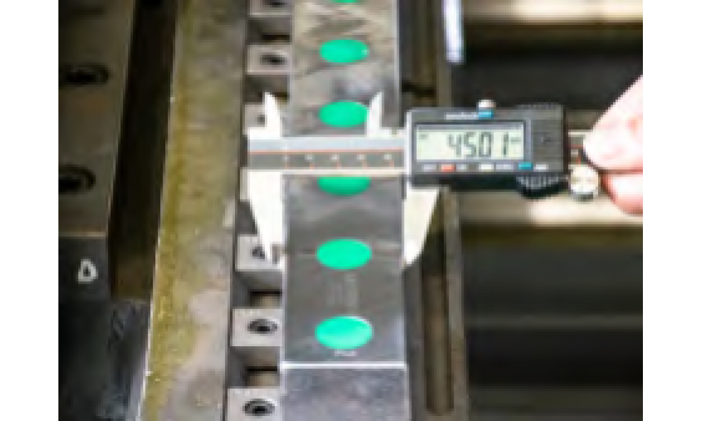 3-осевой вертикальный обрабатывающий центр с ЧПУ BORUI CNC VMC1690