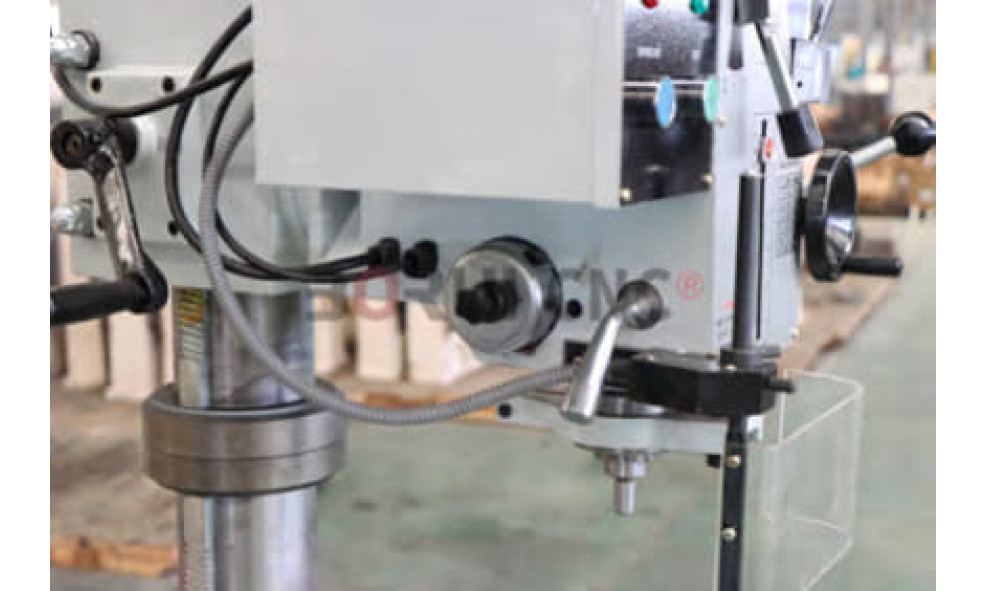 Вертикально-сверлильный станок BORUI CNC Z5045/1