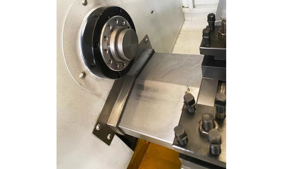 Высокоточный токарный станок с ЧПУ с горизонтальной станиной HONGDA CNC CK0640A High precision