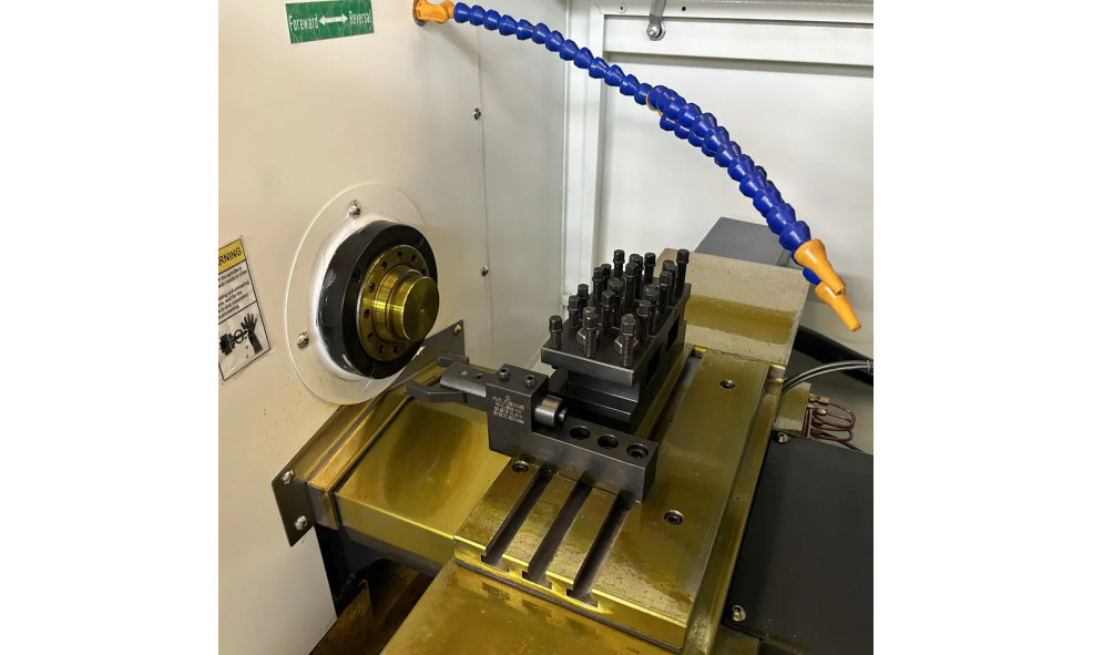 Высокоточный токарный станок с ЧПУ с горизонтальной станиной HONGDA CNC CK0640A High precision