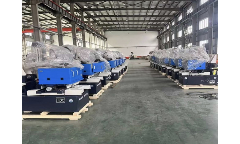 Электроэрозионный проволочно-вырезной станок HONGDA CNC DK7725