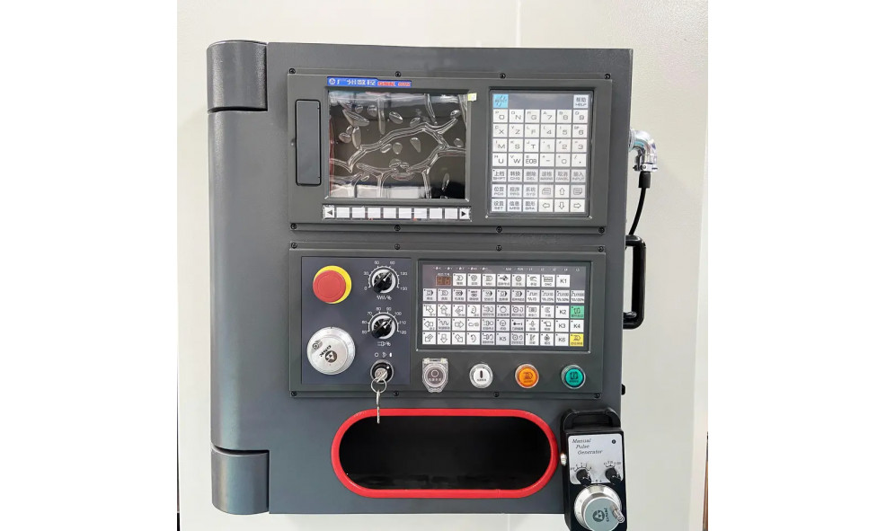 Токарно-фрезерный обрабатывающий центр с ЧПУ HONGDA CNC TCK50