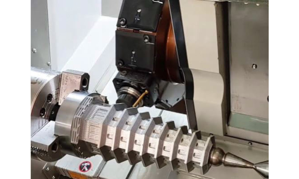 Токарно-фрезерный обрабатывающий центр с ЧПУ HONGDA CNC TCK63