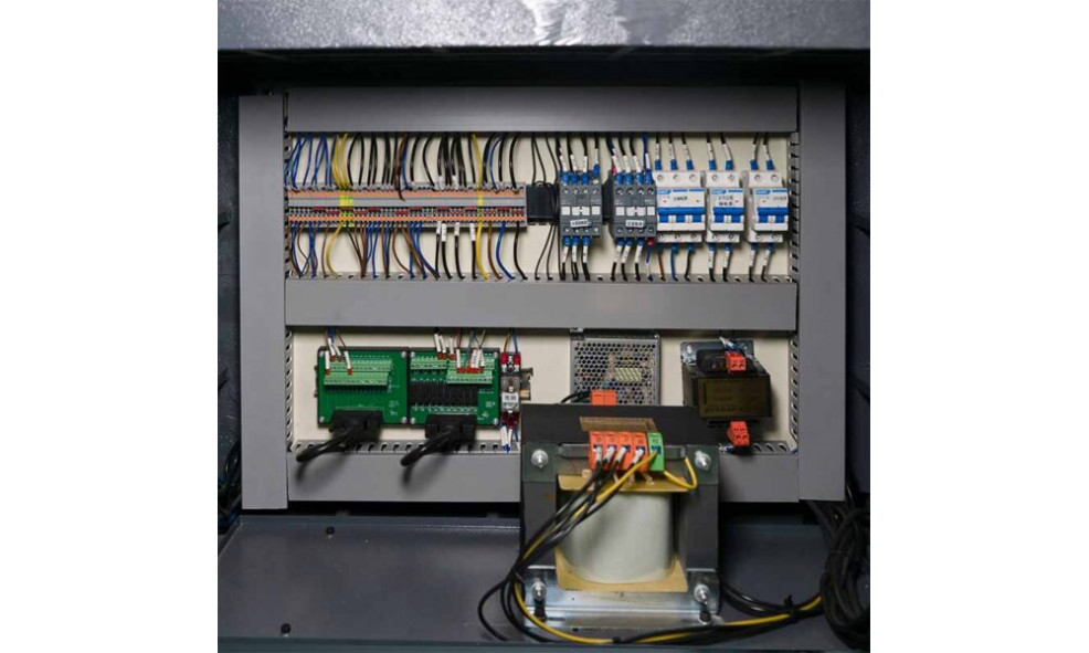 Токарный автомат продольного точения с ЧПУ WMT CNC CK203