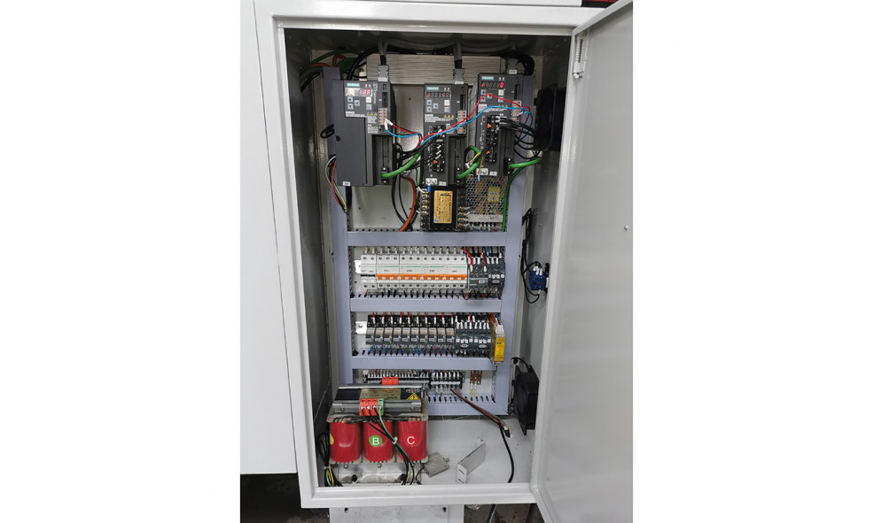 Токарный станок с ЧПУ с горизонтальной станиной WMT CNC CK6132
