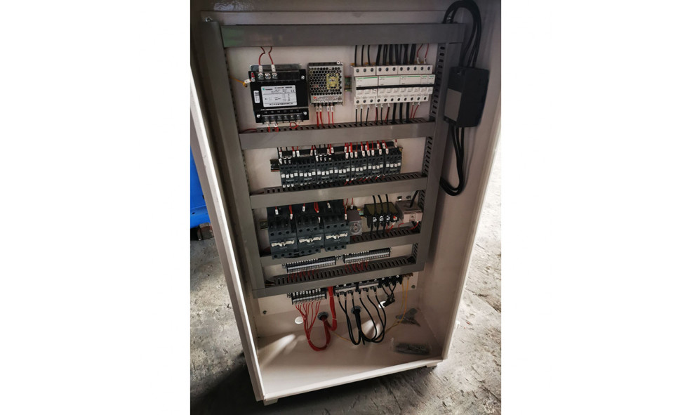 Токарно-винторезный станок WMT CNC CW61180
