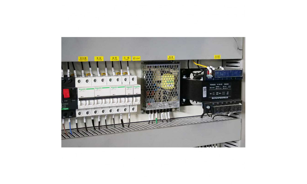 Трубонарезной токарный станок с ЧПУ WMT CNC QK1335