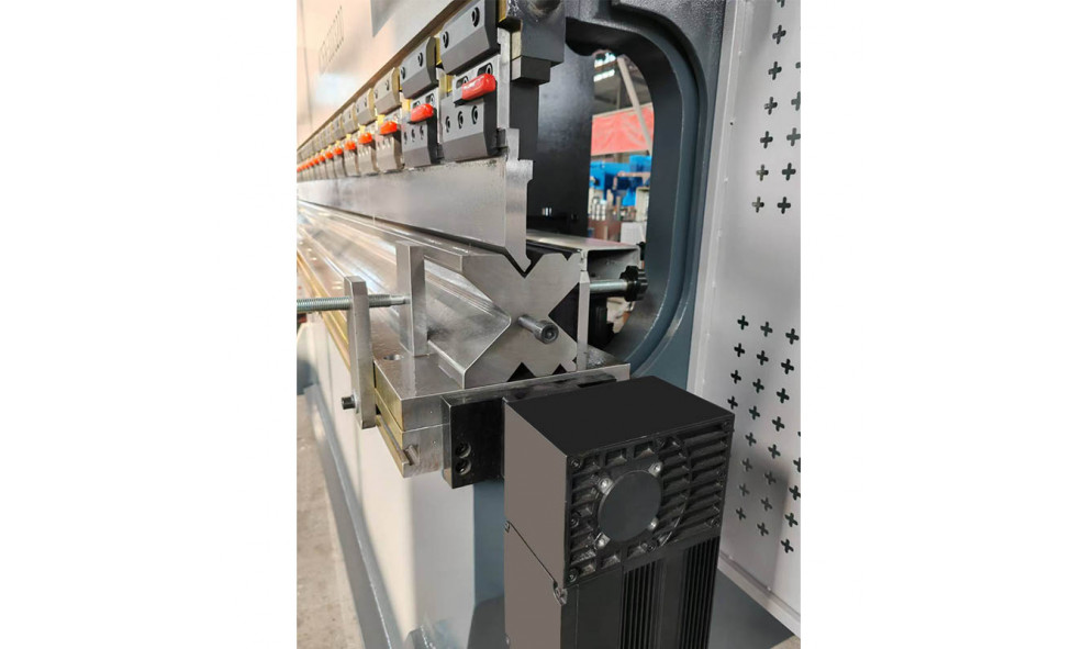 Гидравлический листогибочный пресс с ЧПУ WMT CNC WC67K-600/6000