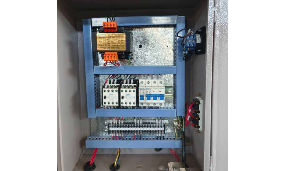 Револьверный фрезерный станок WMT CNC X6325(4H)