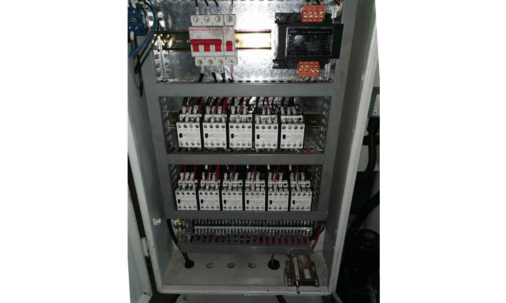 Широкоуниверсальный фрезерный станок WMT CNC ZX7550ZW