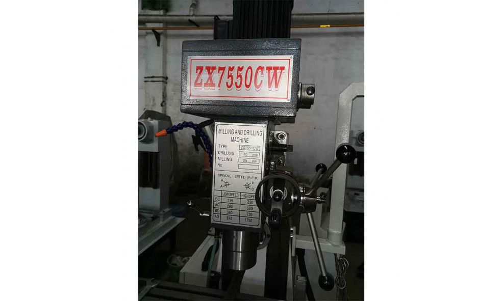 Широкоуниверсальный фрезерный станок WMT CNC ZX7550ZW