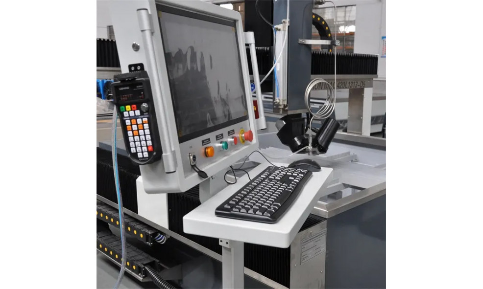 5-осевая установка гидроабразивной резки с ЧПУ портального типа YC WATERJET L3020/D5
